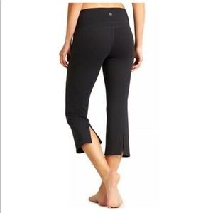 Athleta Power up Capri